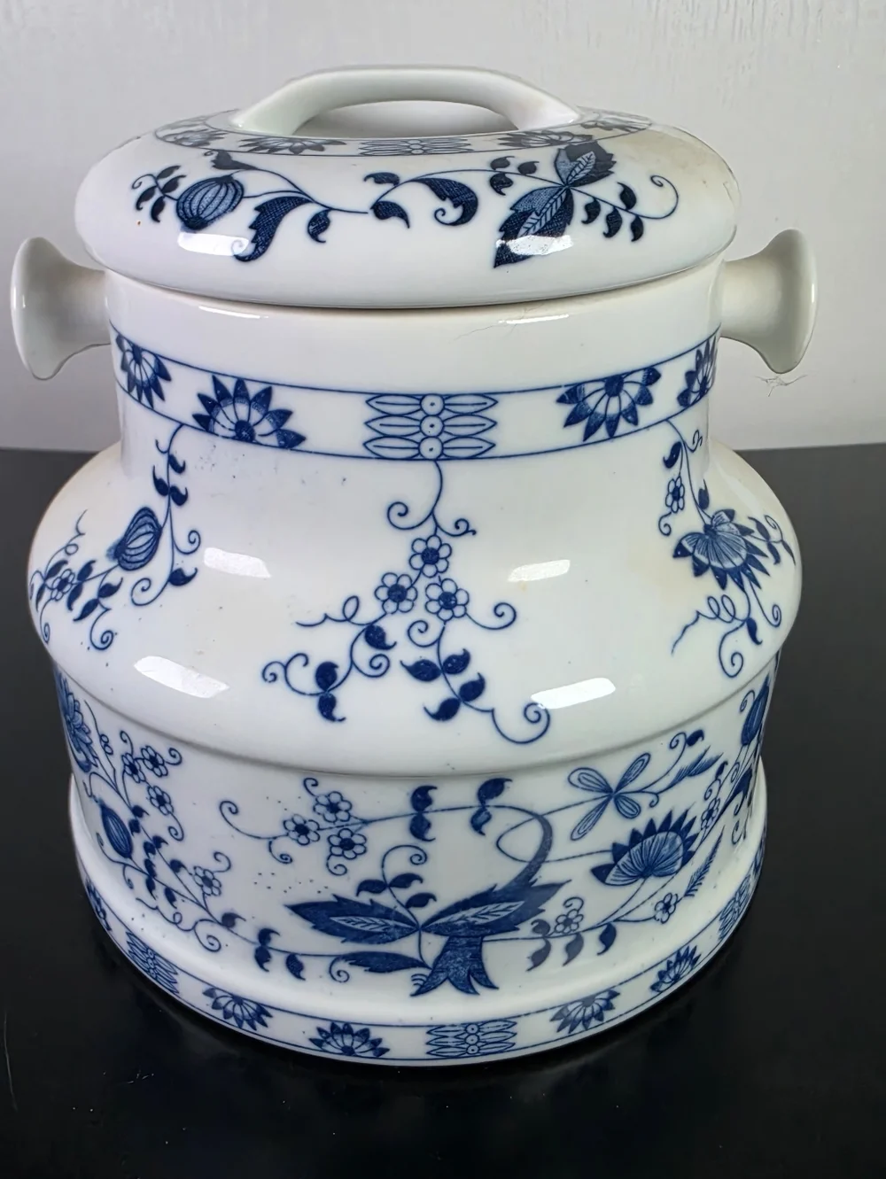 Vienna Woods Biscuit Jar